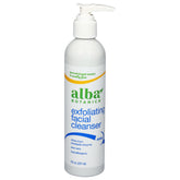 Alba Botanica exfoliante facial en botella, limpieza suave de poros y piel fresca.