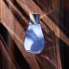 ALFRED SUNG HEI spray action showing easy aroma release