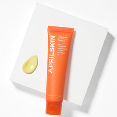Carrot-seed oil shot in APRILSKIN Carrotene Clarifying Cream indicating antioxidant protection.
