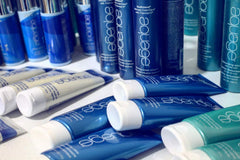 AQUAGE Freezing Spray strong hold shot demonstrates long-lasting style