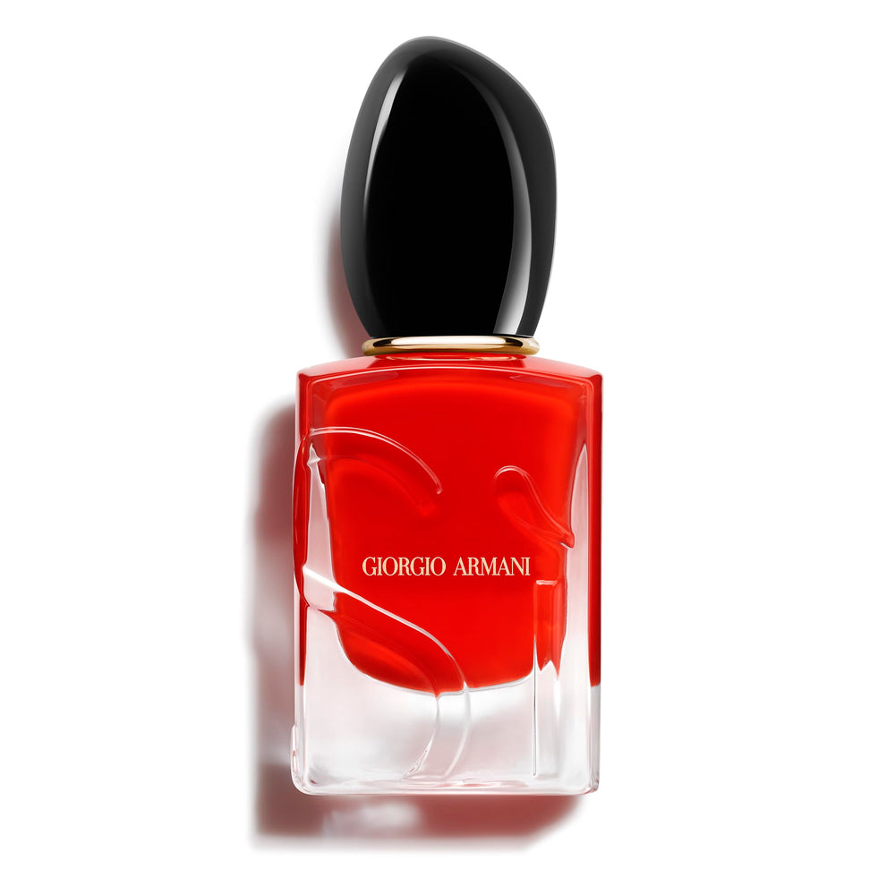 Armani Beauty Sì Passione bottle closeup highlighting lasting fragrance for day-to-night wear