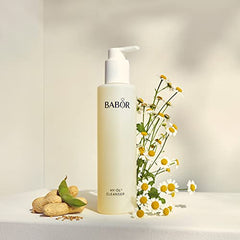BABOR HY-ÖL oil texture closeup shows hydrophilic oils for gentle dirt pickup.