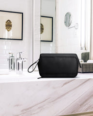 BAGSMART Toiletry Bag water-resistant material protects essentials during travel