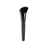 bareMinerals Blooming blush brush angled design enables precise blush application for natural color.