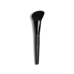 bareMinerals Blooming blush brush angled design enables precise blush application for natural color.