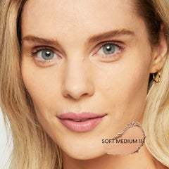 bareMinerals Original Matte Loose Foundation SPF15 brush-application scene demonstrates easy blending