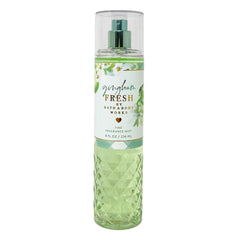 Bath & Body Works Gingham Fresh bottle with pump delivers lightweight fragrance.