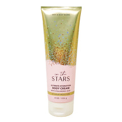 Bath & Body Works In The Stars shower gel lather highlights clean, aromatic cleansing.
