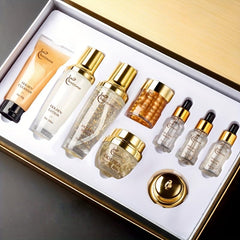 BEAUTYTURESS snail mucin toner bottle balances skin and preps it for moisture.