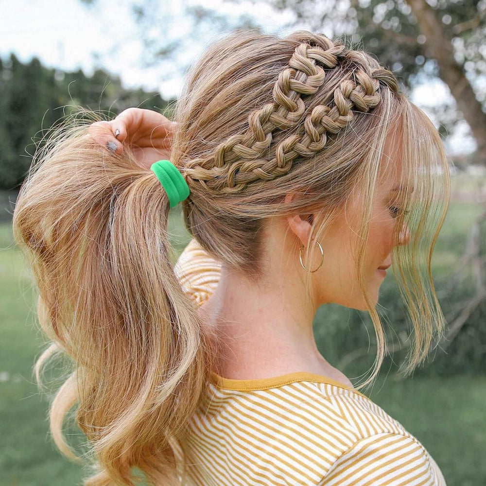Bessrung hair ties worn as bracelet demonstrates multifunctional convenience.