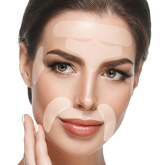 BLUMBODY face wrinkle patch close-up shows clear, skin-friendly design for smoothing fine lines.