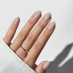 BTArtbox nail glue pack shows long-wear option for events.