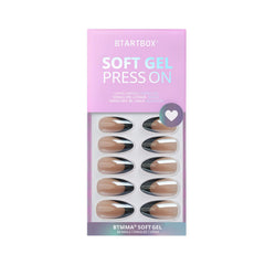 BTArtbox nail kit storage box keeps your 30 nails organized for on-the-go touch-ups.