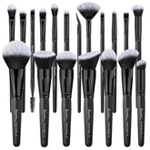 Bueart Design 19Pcs ultra-soft powder brush for smooth, even application.