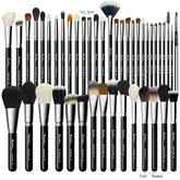 Bueart Design 42pcs brush set closeup highlighting premium goat hair for smooth blending