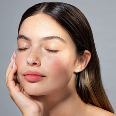 Cliganic jojoba oil hexane-free label emphasizes purity and safely refined processing.