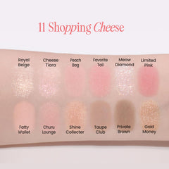 CLIO PRO EYE PALETTE AIR blendable formula demonstrated for smooth eyelid application