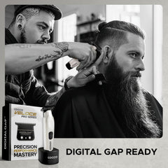 Cocco Veloce Pro Trimmer blade closeup with DLC coating for durable sharpness.