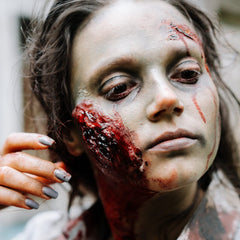 COKOHAPPY Halloween SFX kit coagulated blood gel for thick, dripping detail.