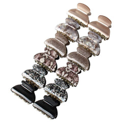Cuizhiyu no-slip-grip hair clip demonstrates secure hold during workouts.
