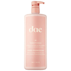 DAE Signature Conditioner bottle front displaying premium hydration