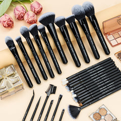 Daily Queen 29pcs brush set bristles closeup highlights soft synthetic bristles for smooth application.