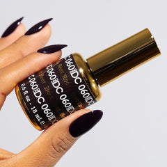DAISY DND Beet Root gel polish application demonstrates smooth, even finish.