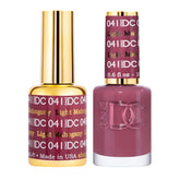 Daisy DND DC gel polish set packaging highlights the red collection for easy home manicures.