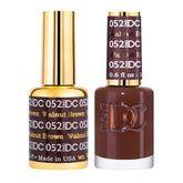 Daisy DND DND DC Walnut Brown bottle front shows rich color for salon nails