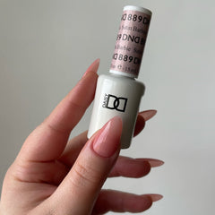 DAISY DND duo pack with gel polish and lacquer bottles for chip-free color