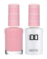 Daisy DND Sweet Tooth gel nail polish bottle with vibrant pink color.