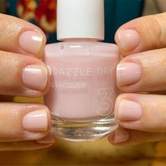 Dazzle Dry fast-dry 5-minute application detail