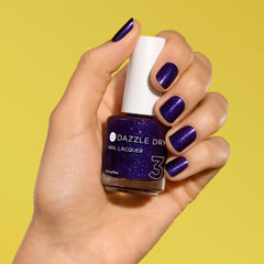 Dazzle Dry Fast Lane full-nail application on swatch nail for seamless shine.