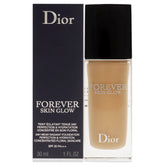 Dior Forever Skin Glow bottle application shows radiant finish and easy blending.