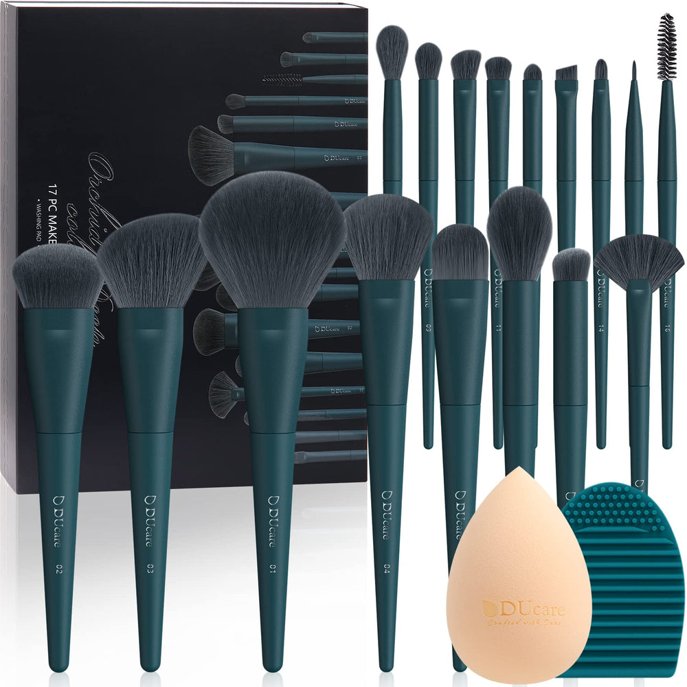 DUcare Christmas makeup gift set in full display highlighting 19 pieces for easy gifting.