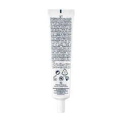 Ducray Kelual DS cream texture closeup highlights a lightweight, non-greasy finish.