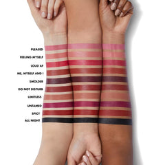 e.l.f. O Face Satin Lipstick hidratación duradera con squalane y jojoba.