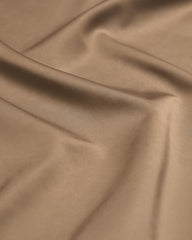 Eachy makeup bag with built-in air cushion maintains shape during transit.