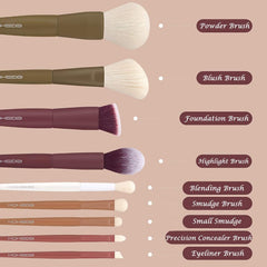 EIGSHOW wooden-handle brush offers smooth grip for precise blending