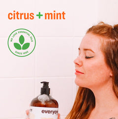 Everyone 3in1 citrus-mint pour demonstrates easy lather and quick wash