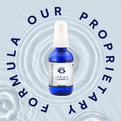 Eye Love lid-lash-cleanser-lid-area-wipe demonstrates safe debris removal along lash line.