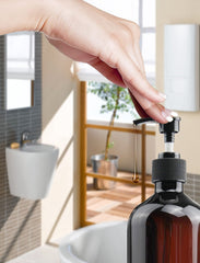 FOOCHY pump dispenser on amber bottle for controlled dispensing on the go.
