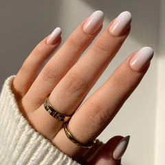 Glamnetic Creamer: uñas postizas con acabado UV para un look natural y duradero.