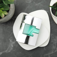 GUESS Man Gift Set deodorizing body spray provides quick refresh and subtle scent.