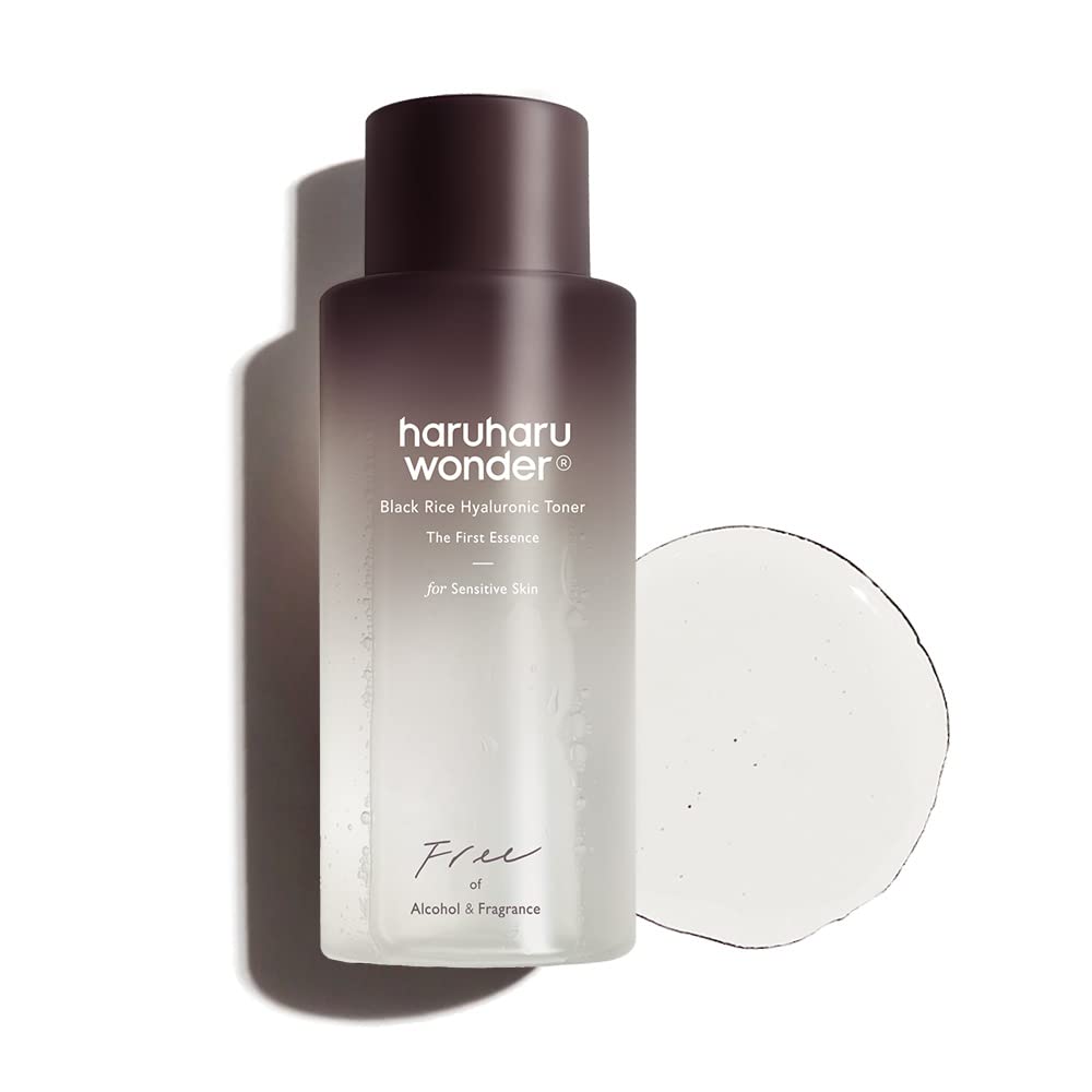 HARUHARU Wonder Black Rice Toner bottle front view showing gentle hydration for sensitive skin.