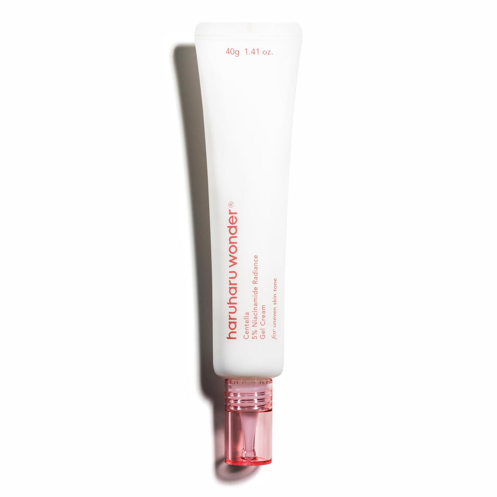 HARUHARU Wonder Centella 5% Niacinamide gel-cream jar closeup — hydrating and soothing for calm skin.