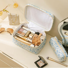 HBselect quilted makeup bag zipper closeup with gold-plated hardware