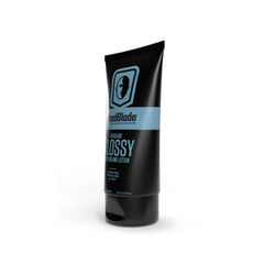 Tea tree oil drop highlights natural ingredients for refreshing scalp feel