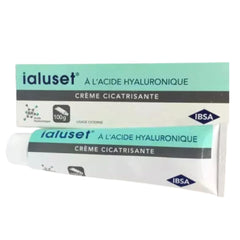 IAIUSET Hyaluronic Acid Cream texture swatch demonstrates daily hydration support for smoother skin.