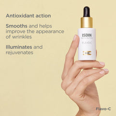 ISDIN Flavo-C serum dispense closeup enables easy, precise application.